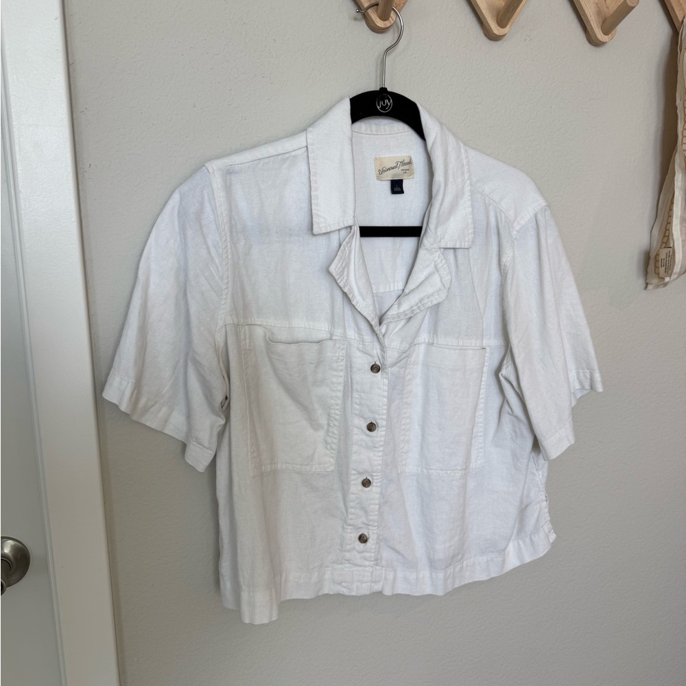 Universal Thread White Cropped Button Up